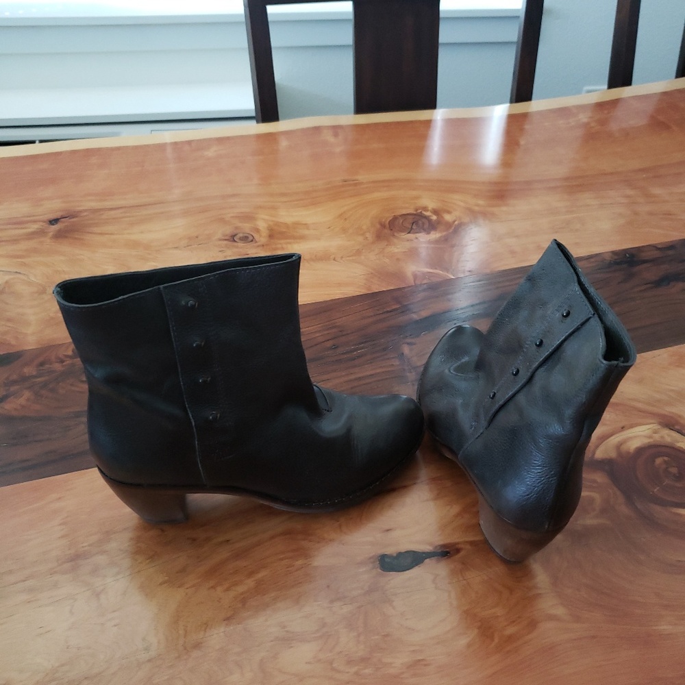 Boots - Picture 2 of 2